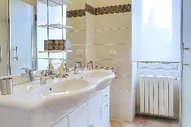 Holiday House in Eygali�res  (Bouches-du-Rh�ne) or holiday homes and vacation rentals