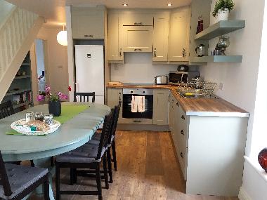 Casa Ceoil - Fully equipped modern kitchen with all ameneties, dishwasher, fridge/freezer, stove, ov
