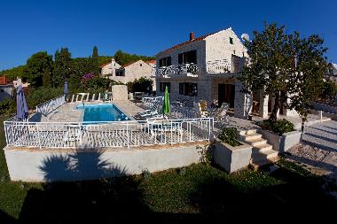 Villa in Sumartin (Splitsko-Dalmatinska) or holiday homes and vacation rentals