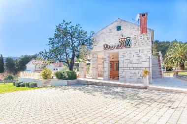 Villa in Sumartin (Splitsko-Dalmatinska) or holiday homes and vacation rentals