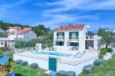 Villa in Sumartin (Splitsko-Dalmatinska) or holiday homes and vacation rentals