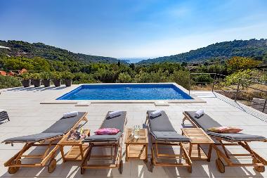 Villa in Selca (Splitsko-Dalmatinska) or holiday homes and vacation rentals