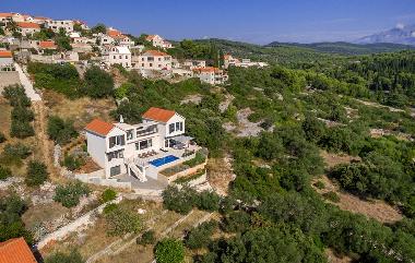 Villa in Selca (Splitsko-Dalmatinska) or holiday homes and vacation rentals