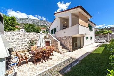 Villa in Dugi Rat (Splitsko-Dalmatinska) or holiday homes and vacation rentals