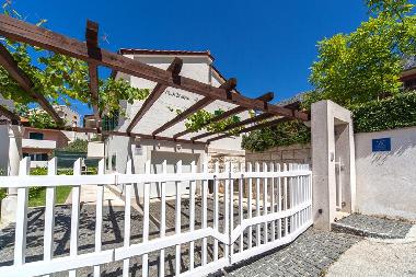 Villa in Dugi Rat (Splitsko-Dalmatinska) or holiday homes and vacation rentals