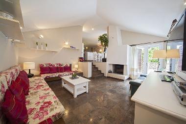 Villa in Baka Voda (Splitsko-Dalmatinska) or holiday homes and vacation rentals