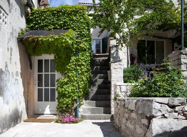 Holiday House in Pucisca (Splitsko-Dalmatinska) or holiday homes and vacation rentals