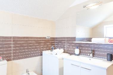 Holiday House in Pučića (Splitsko-Dalmatinska) or holiday homes and vacation rentals