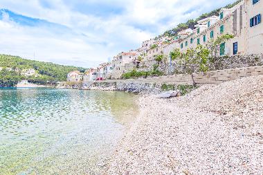 Holiday House in Pučića (Splitsko-Dalmatinska) or holiday homes and vacation rentals