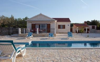 Villa in Mirca (Splitsko-Dalmatinska) or holiday homes and vacation rentals