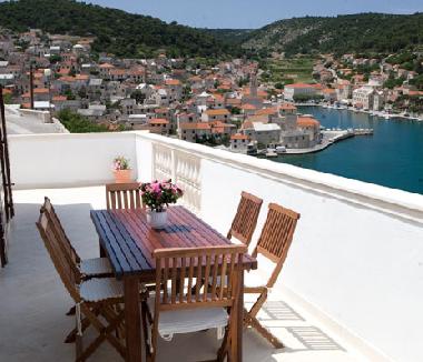 Holiday Apartment in Pučića (Splitsko-Dalmatinska) or holiday homes and vacation rentals