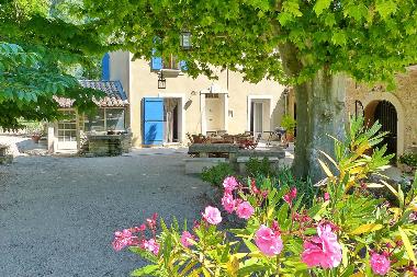 Holiday House in Loriol du Comtat (Vaucluse) or holiday homes and vacation rentals