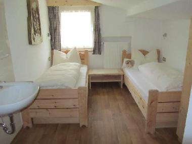 third bedroom with two single beds of the apartment 4/6  persons