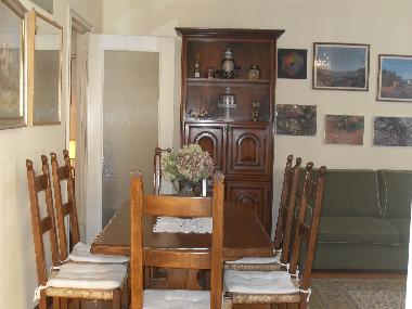 Dining table for 6 people