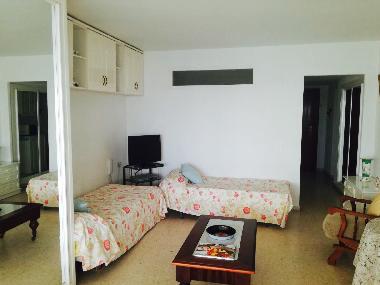 Living room with two single beds