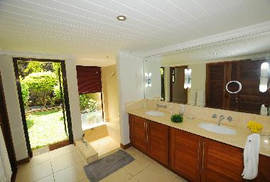 Holiday House in Grand Baie (Pamplemousses) or holiday homes and vacation rentals