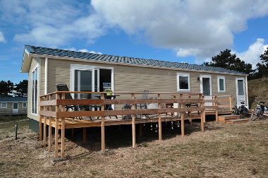 Chalet in Den Hoorn (Noord-Holland) or holiday homes and vacation rentals