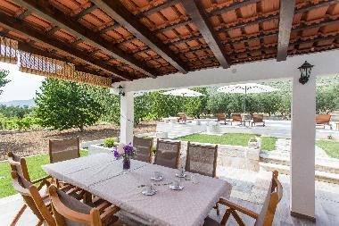 Villa in Kastel Luksic (Splitsko-Dalmatinska) or holiday homes and vacation rentals