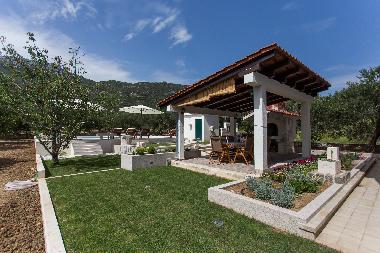 Villa in Kastel Luksic (Splitsko-Dalmatinska) or holiday homes and vacation rentals
