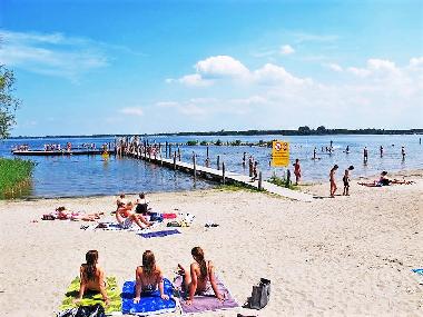 Holiday House in Zeewolde (Flevoland) or holiday homes and vacation rentals