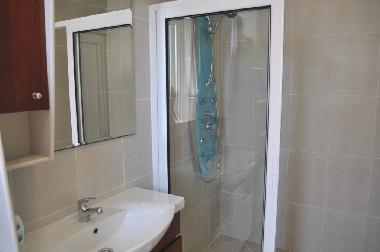 Another en-suite shower-room