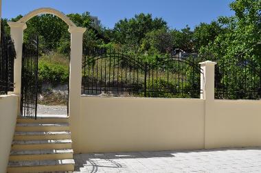 Entrance gate