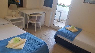 Holiday Apartment in Drasnice (Splitsko-Dalmatinska) or holiday homes and vacation rentals