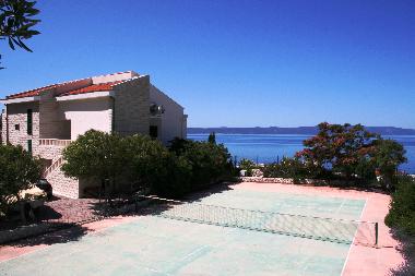 Holiday Apartment in Drasnice (Splitsko-Dalmatinska) or holiday homes and vacation rentals