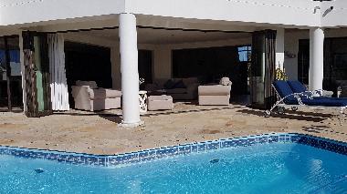 Main lounge with stacking doors