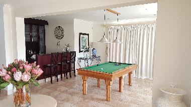 Bar & pool room
