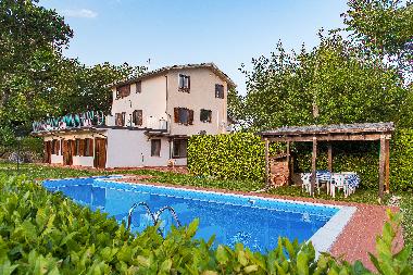 Villa in San Valentino in A.C. (Pescara) or holiday homes and vacation rentals