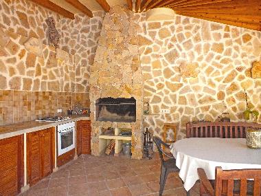 BBQ House with summer kitchen and grill 