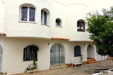 Holiday House in Empuriabrava (Girona) or holiday homes and vacation rentals