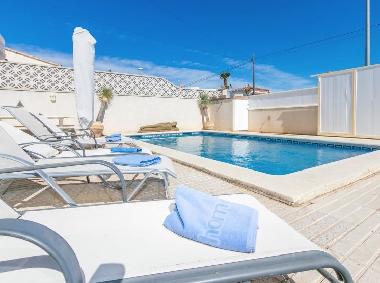 Villa in Empuriabrava (Girona) or holiday homes and vacation rentals