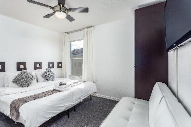 Bed room with 1 king bed or 2 twin beds