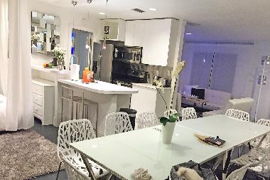 Dining Area & Kitchen