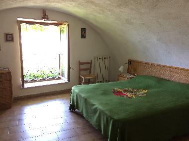 DOUBLE BEDROOM