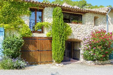 Holiday House in M�rindol (Vaucluse) or holiday homes and vacation rentals