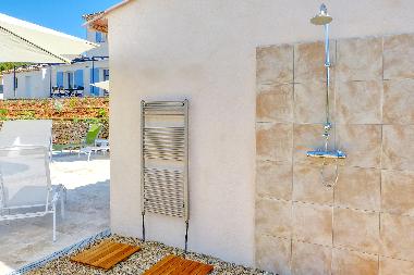 Holiday House in Pourrires (Var) or holiday homes and vacation rentals