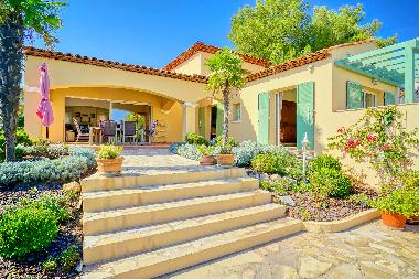 Villa in Saint-Aygulf (Var) or holiday homes and vacation rentals