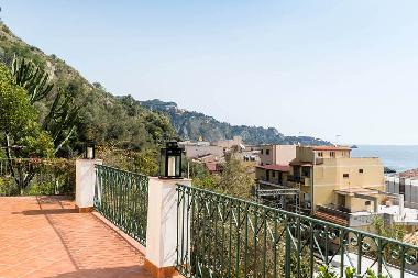Holiday House in Giardini-Naxos (Messina) or holiday homes and vacation rentals