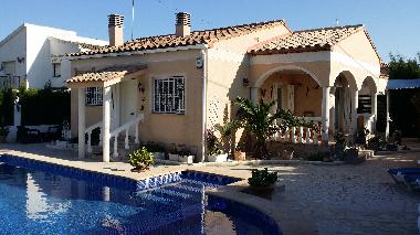 Holiday House in L'Ametlla de Mar (Tarragona) or holiday homes and vacation rentals