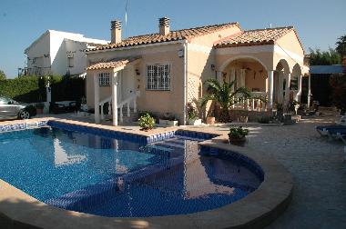 Holiday House in L'Ametlla de Mar (Tarragona) or holiday homes and vacation rentals