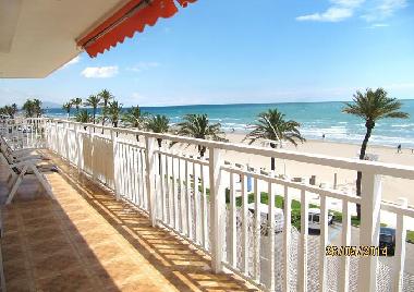 Holiday Apartment in Pe��scola (Castell�n / Castell�) or holiday homes and vacation rentals