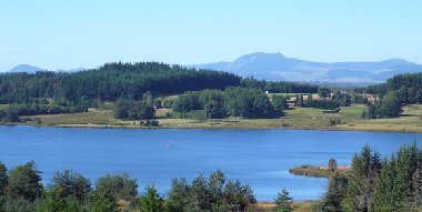 Holiday House in Saint-Jeure d