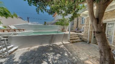 Villa in Pitsidia-Heraklion S�dk�ste (Irakleio) or holiday homes and vacation rentals