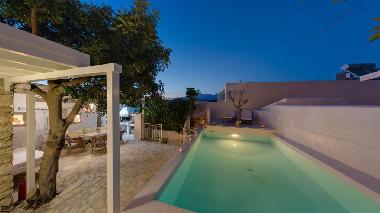 Villa in Pitsidia-Heraklion S�dk�ste (Irakleio) or holiday homes and vacation rentals