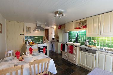 The fully equipped kitchen