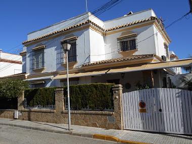 Facade of the house. 