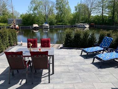 Holiday House in Lemmer (Friesland) or holiday homes and vacation rentals